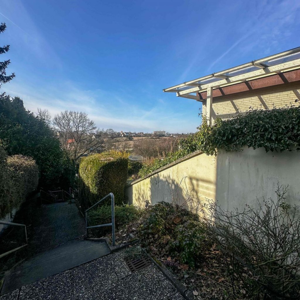 Zugang und Terrasse Südausrichtung