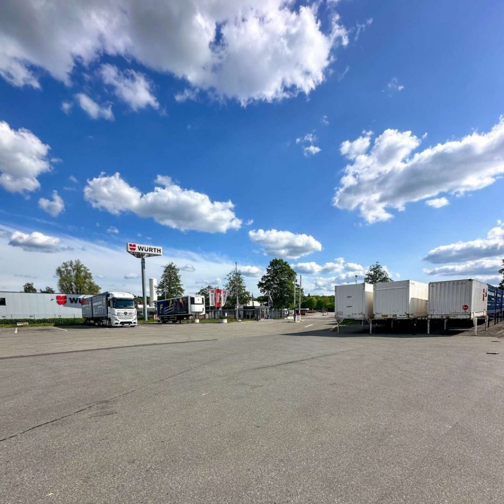 weitere Trailerparkplätze