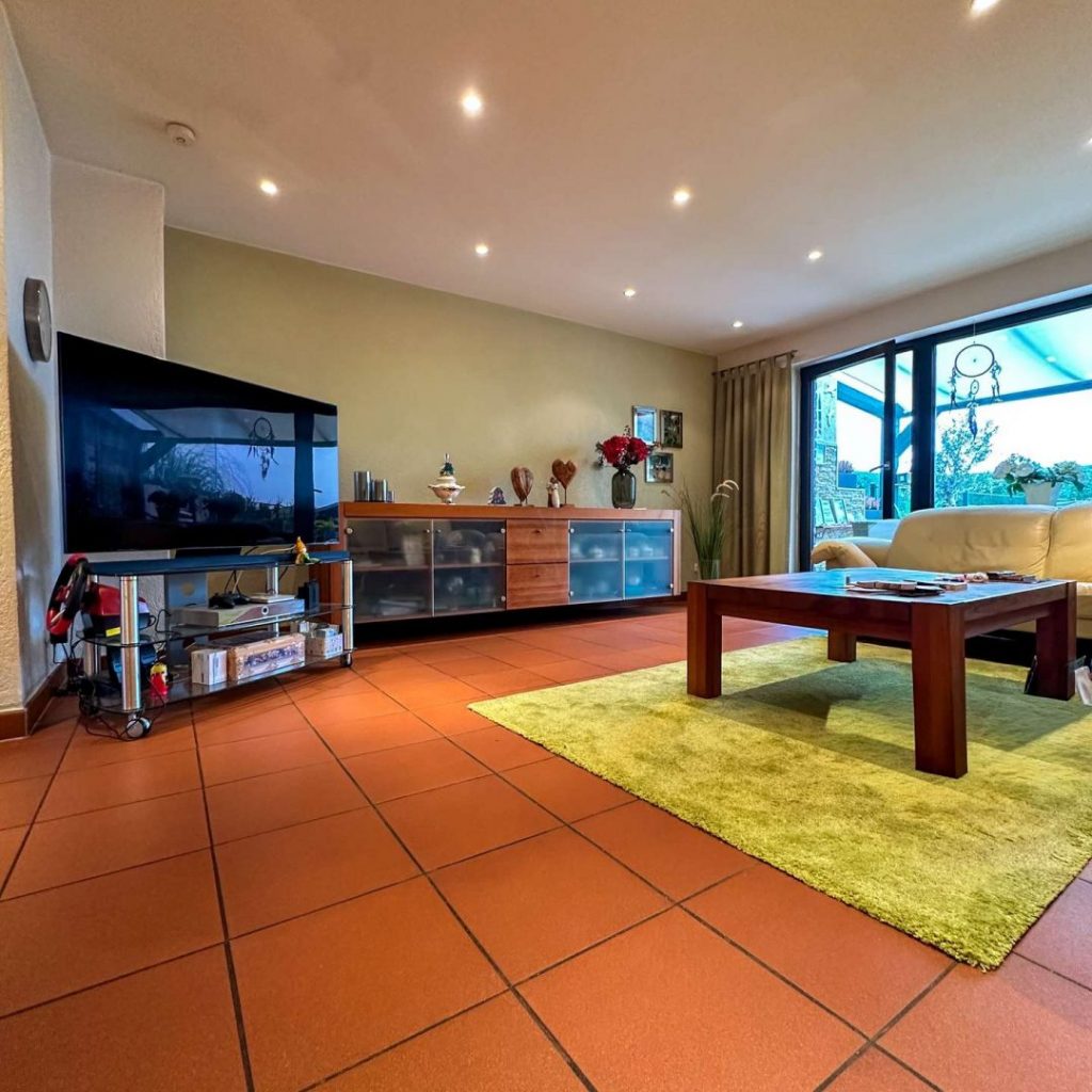 Fernsehecke und Kaminanschluss