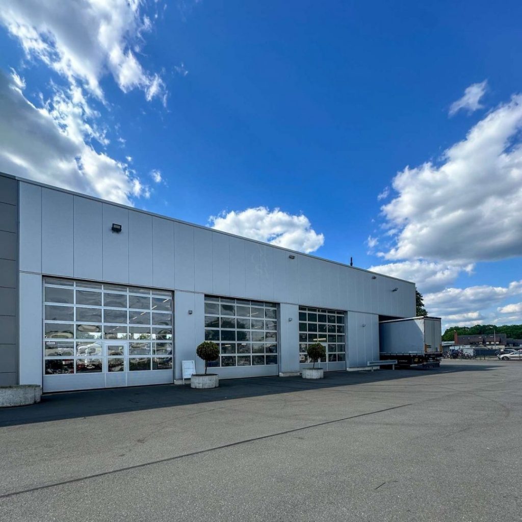 Werkstatt und Waschanlage