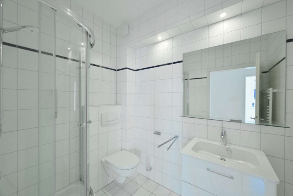 Gästebad mit Dusche