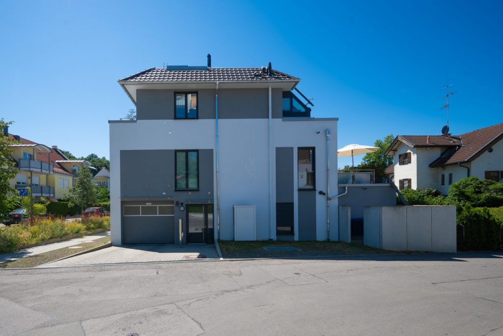 Tiefgaragenzufahrt