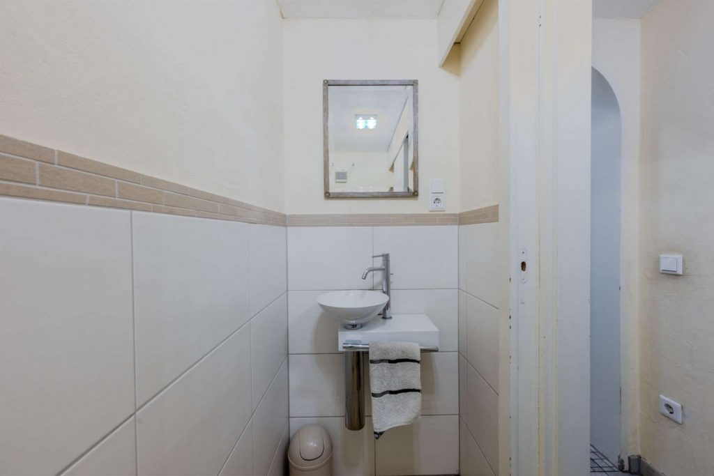 Gäste-WC EG